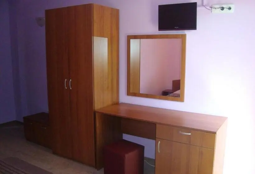 اتاق استاندارد با چشم‌انداز باغ, Villa Mari Guest Rooms