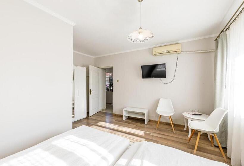 スタンダードルーム, Pensiunea Bella