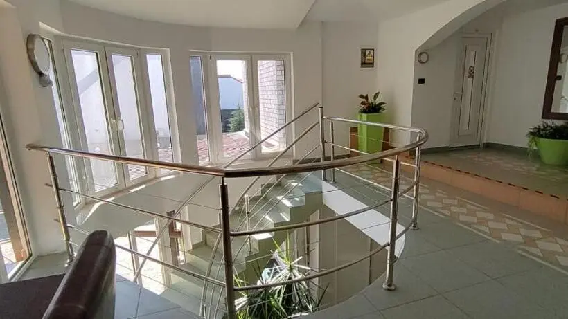 اتاق استاندارد سه نفره, Pensiunea Sergiu & Geanina