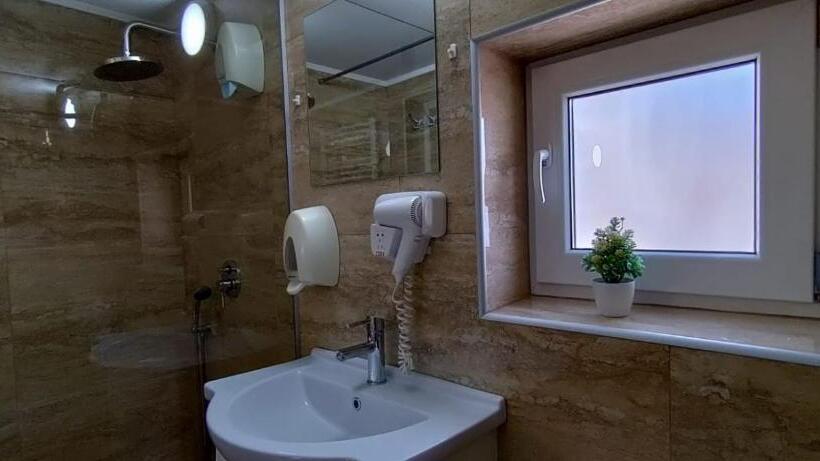 Люкс 2 Спальни, Pensiunea Sergiu & Geanina