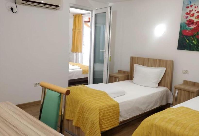 Номер Стандарт Трехместный, Pensiunea Sergiu & Geanina