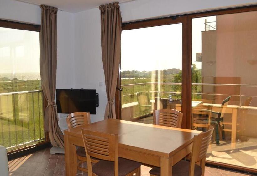 带2个卧室带海景的公寓, Seagarden Villa Resort