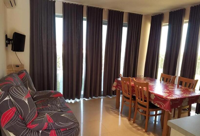 Апартаменты 2 Спальни с Садом, Seagarden Villa Resort