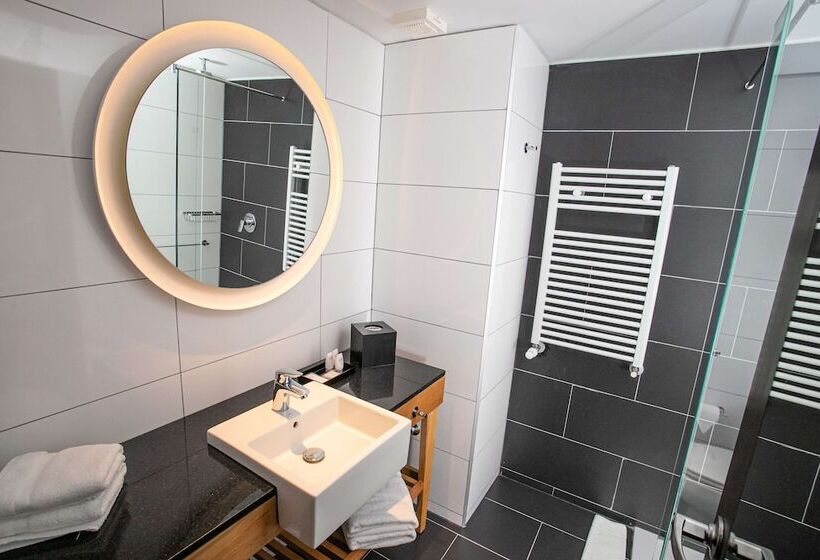 غرفه قياسيه سريرين مزدوجين, Hampton By Hilton Bariloche