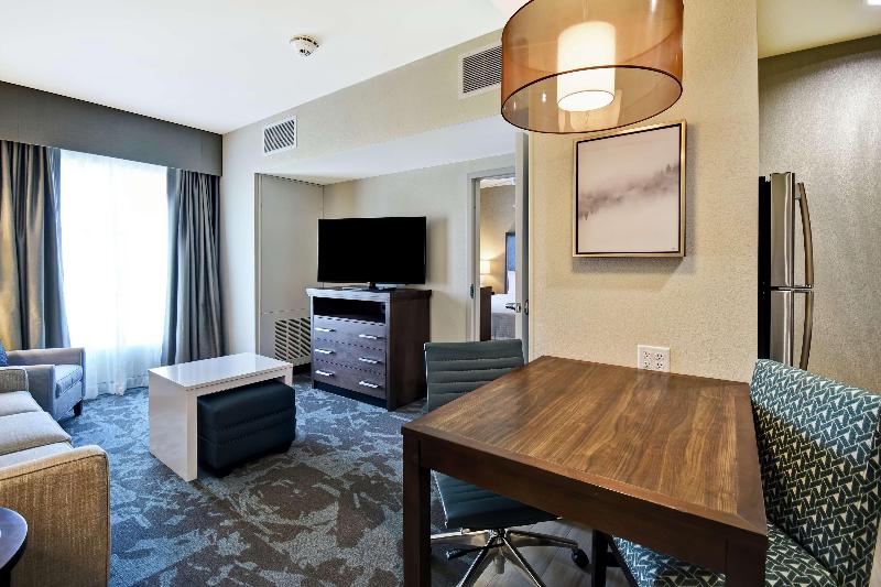 מיטת קינג בסוויטה, Homewood Suites By Hilton Salt Lake City Airport