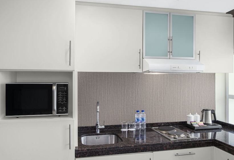 اتاق لوکس با تخت بزرگ, Leva Hotel And Suites, Opposite Downtown