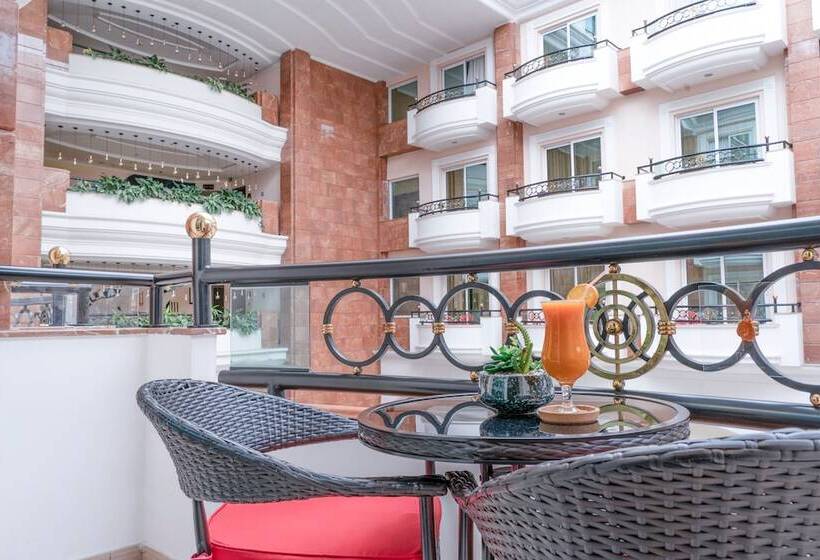 اتاق لوکس با تخت بزرگ, Leva Hotel And Suites, Opposite Downtown