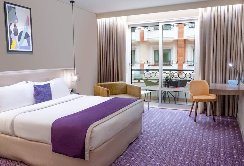 اتاق لوکس با تخت بزرگ, Leva Hotel And Suites, Opposite Downtown