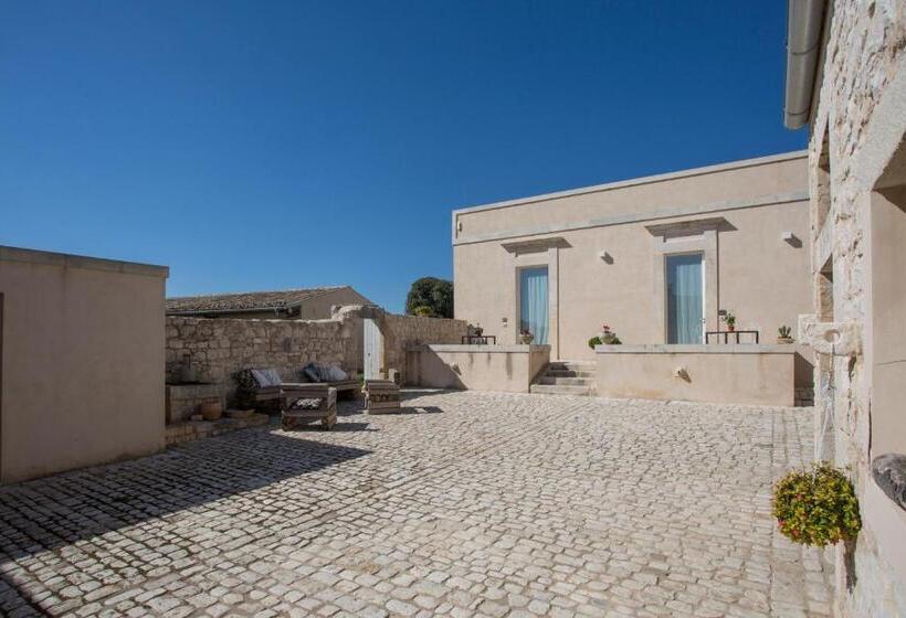 غرفة ديلوكس رباعية, Stacci Rural Resort