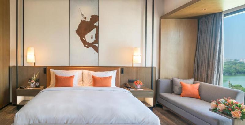 Club Room King Bed, Wyndham Grand Yangon