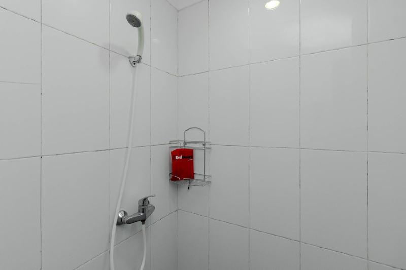 Номер Стандарт, Reddoorz Plus @ Pasar Baru
