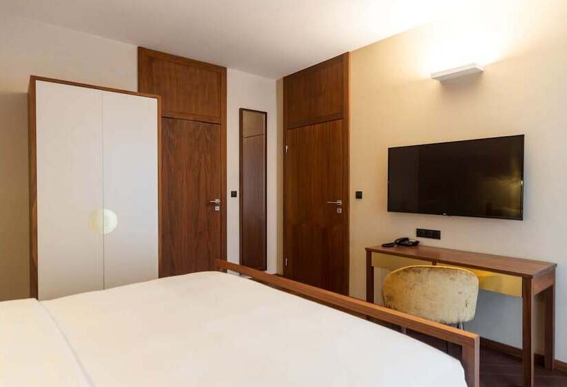 带河湖景观的套房, Radisson Hotel & Suites, Gdansk, Wyspa Spichrzów