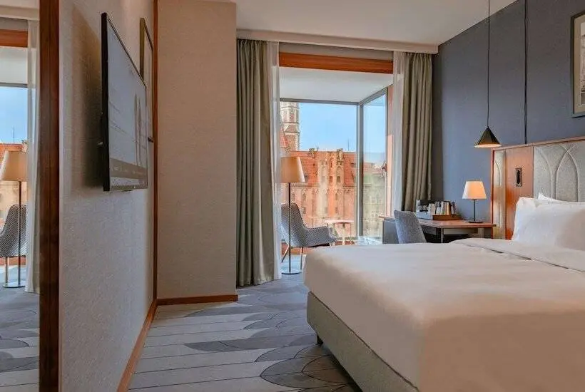 اتاق سوپریور با چشم‌انداز رودخانه, Radisson Hotel & Suites, Gdansk, Wyspa Spichrzów