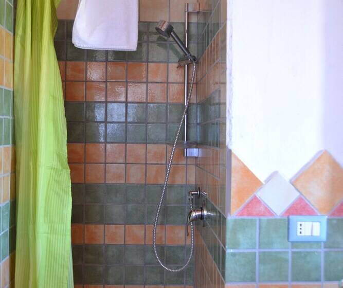 חדר סטנדרט לשלושה, Agriturismo Irghitula