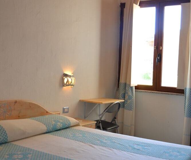 חדר סטנדרט לשלושה, Agriturismo Irghitula