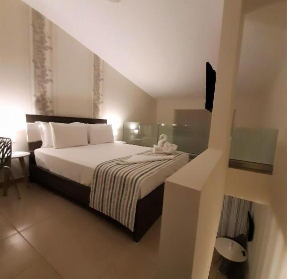 חדר דופלקס, Gmare