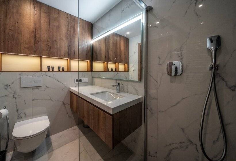 スタンダードスタジオ, Meta Apartments