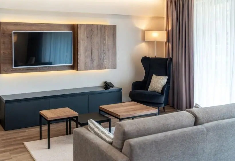 استودیوی استاندارد, Meta Apartments