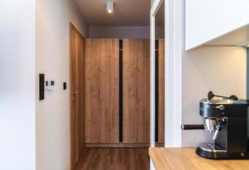 １ベッドルームアパートメント, Meta Apartments