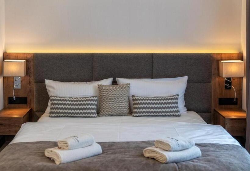 ２ベッドルームアパートメント, Meta Apartments