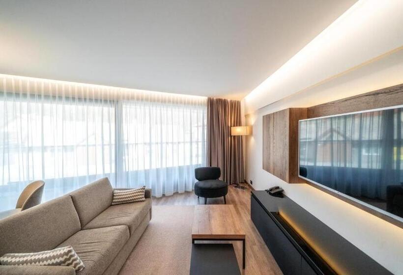 ２ベッドルームアパートメント, Meta Apartments