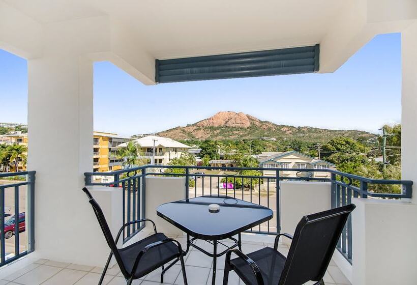 דירת חדר, Madison Ocean Breeze Apartments