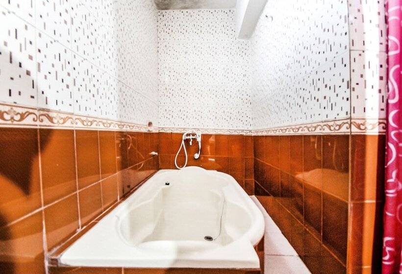 سوییت, Fabhotel Roshan Residency   Nr Kurinji Andavar Temple