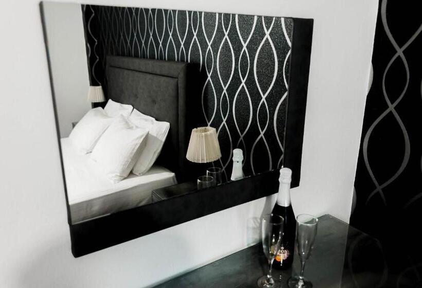 غرفة ديلوكس, Torini