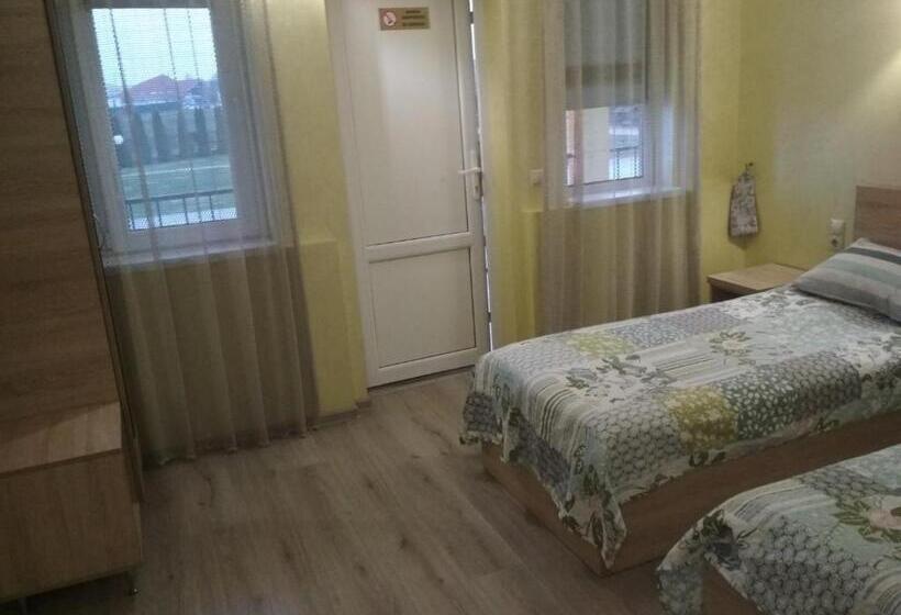 غرفة ديلوكس, Arizona