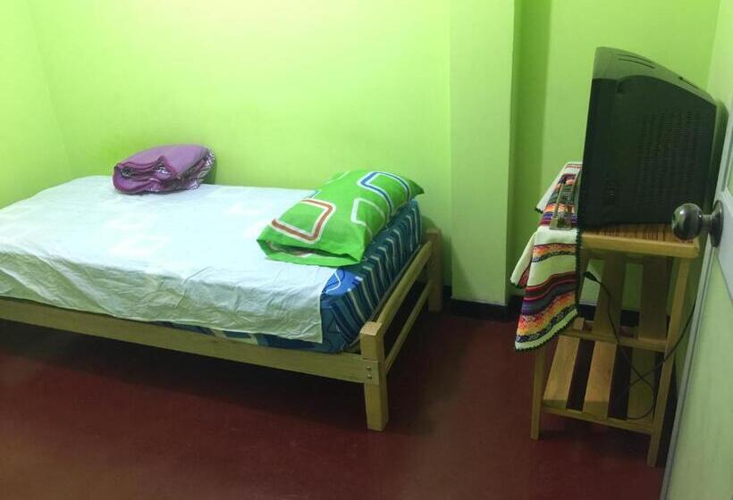 اتاق استاندارد یک تخته با سرویس بهداشتی مشترک, Hospedaje El Viajero Aeropuerto