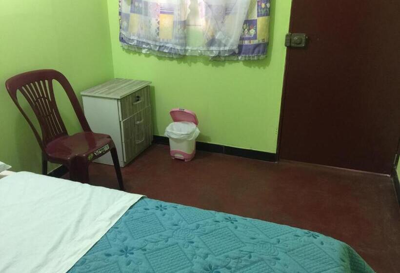اتاق استاندارد یک تخته با سرویس بهداشتی مشترک, Hospedaje El Viajero Aeropuerto
