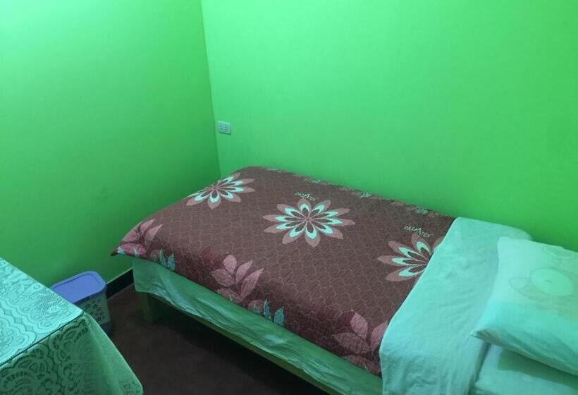 اتاق استاندارد یک تخته با سرویس بهداشتی مشترک, Hospedaje El Viajero Aeropuerto