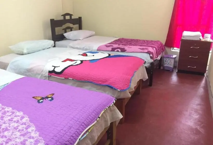اتاق استاندارد سه تخته با سرویس بهداشتی مشترک, Hospedaje El Viajero Aeropuerto