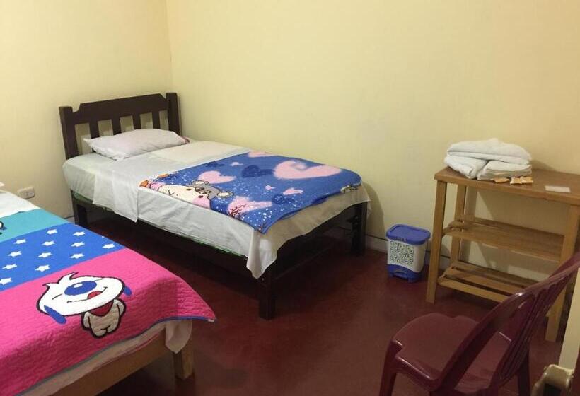 اتاق استاندارد سه تخته با سرویس بهداشتی مشترک, Hospedaje El Viajero Aeropuerto