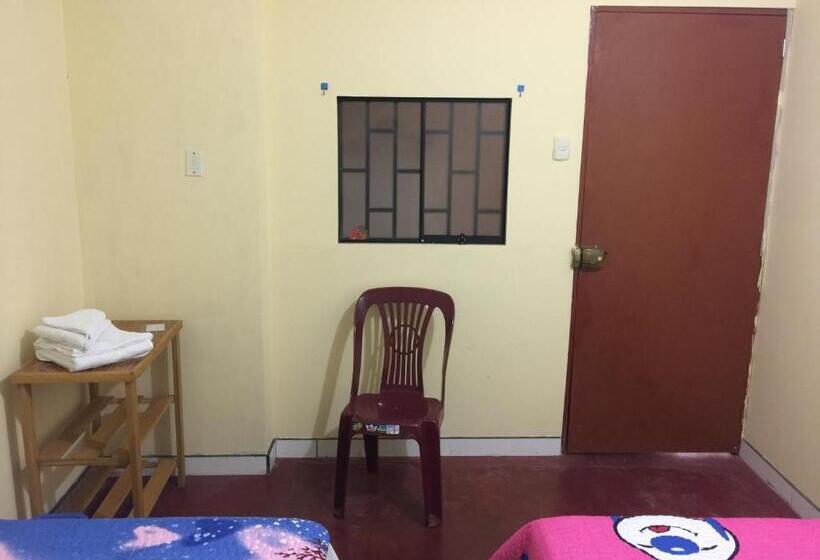 اتاق استاندارد سه تخته با سرویس بهداشتی مشترک, Hospedaje El Viajero Aeropuerto