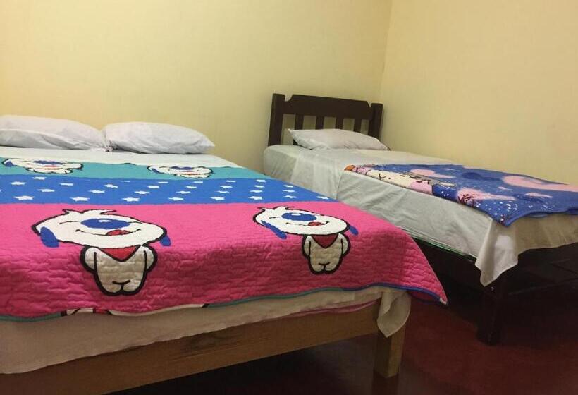 اتاق استاندارد سه تخته با سرویس بهداشتی مشترک, Hospedaje El Viajero Aeropuerto