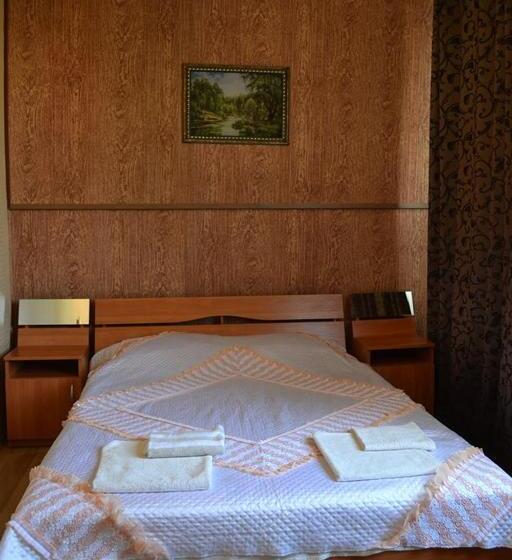 غرفة قياسية مزوَّدة بجاكوزي, Rade 1