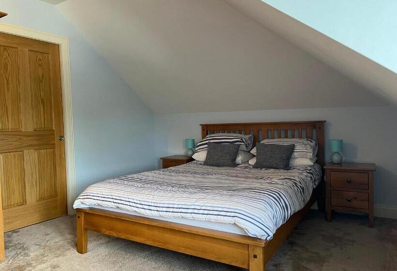 Семейный Номер, Corsee House