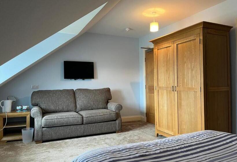 Семейный Номер, Corsee House