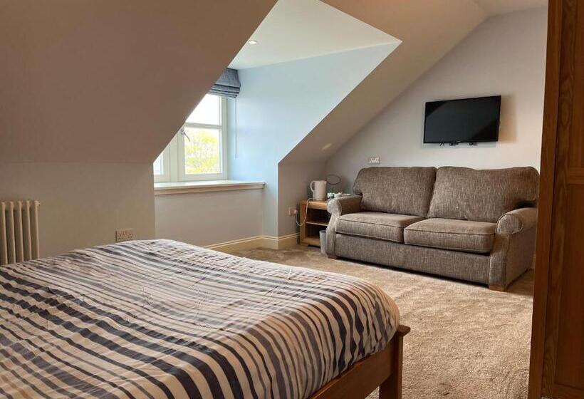 Семейный Номер, Corsee House