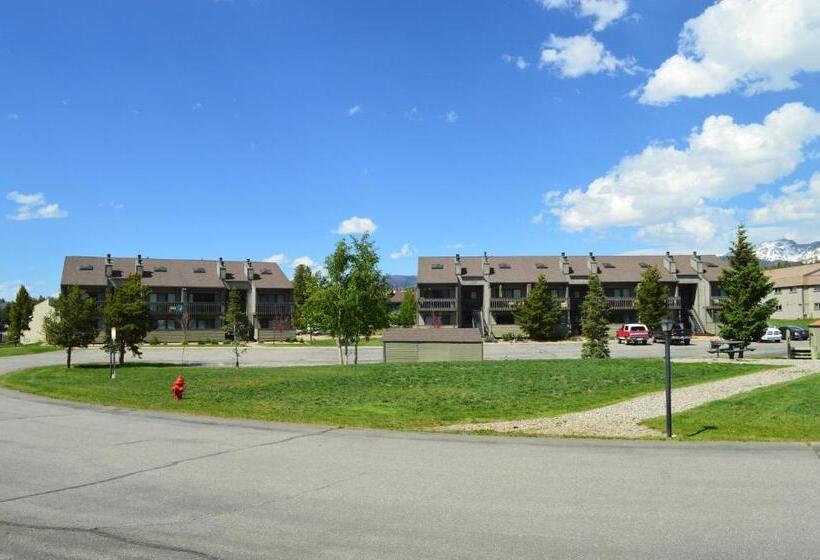 דירת שני חדרים, Pines At Meadow Ridge