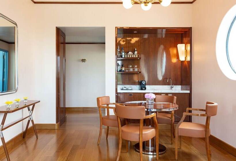 سوئیت کلاسیک, Mr. C Miami Coconut Grove