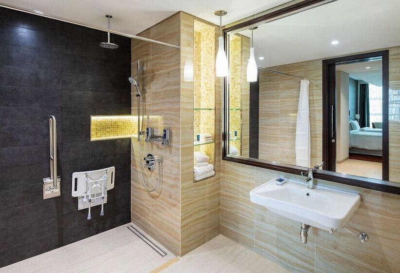 Номер Executive, Four Points By Sheraton Sharjah