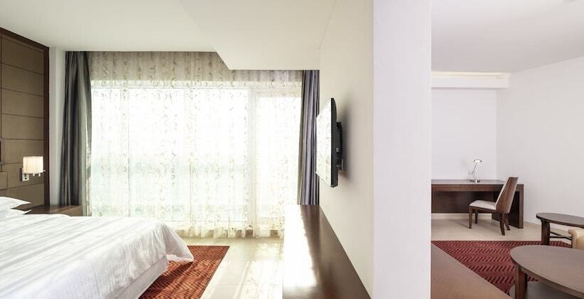 Президентский Люкс, Four Points By Sheraton Sharjah
