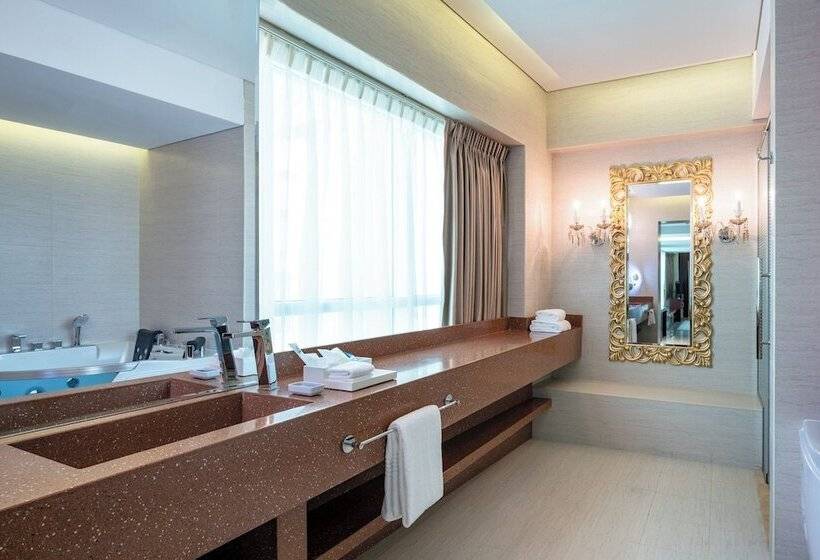 Люкс Президентский 2 Спальни, Four Points By Sheraton Sharjah
