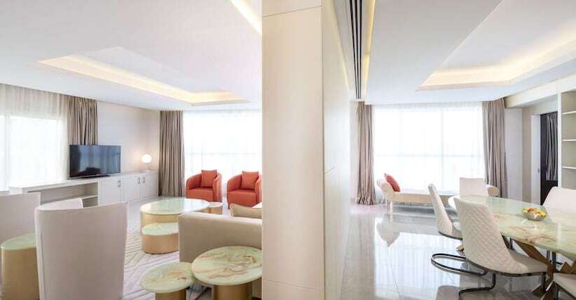 سوئیت ریاست جمهوری 2 خوابه, Four Points By Sheraton Sharjah