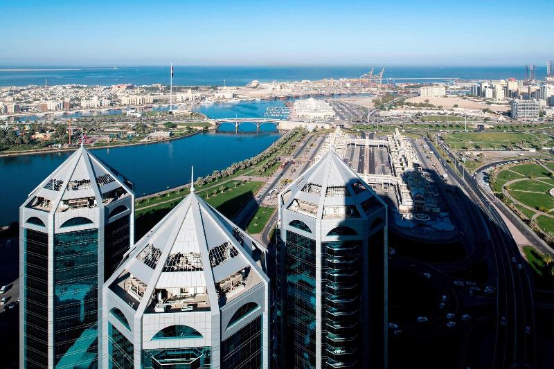 Номер Executive, Four Points By Sheraton Sharjah