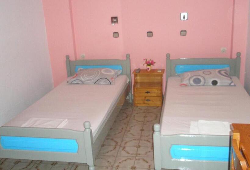 スタンダードスタジオ, Nitsa Rooms