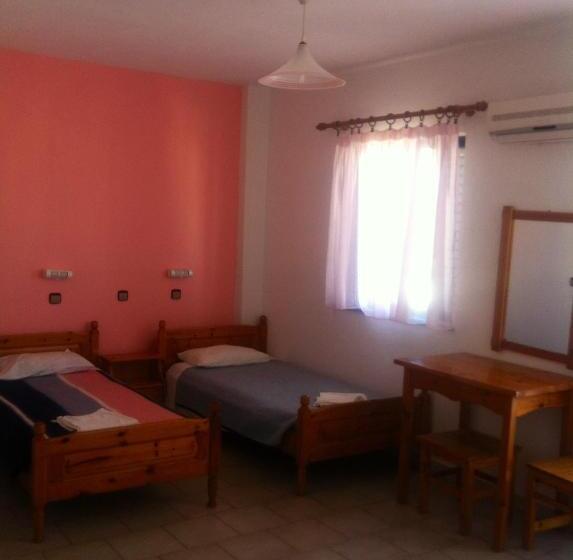 استودیوی استاندارد, Nitsa Rooms