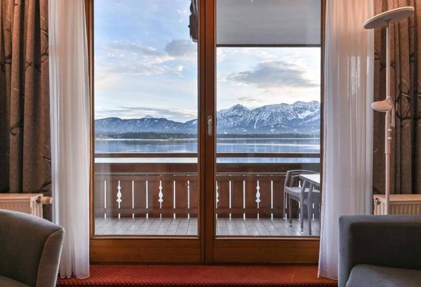 1 Bedroom Apartment Lake View, Residenz Hopfensee